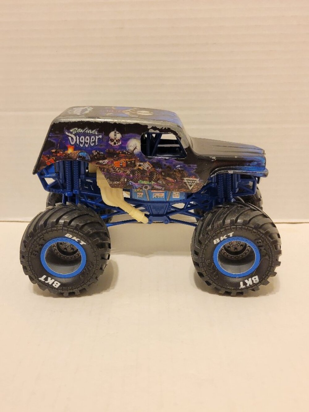 Monster Jam Hot Wheels Son Uva Digger Monster Truck